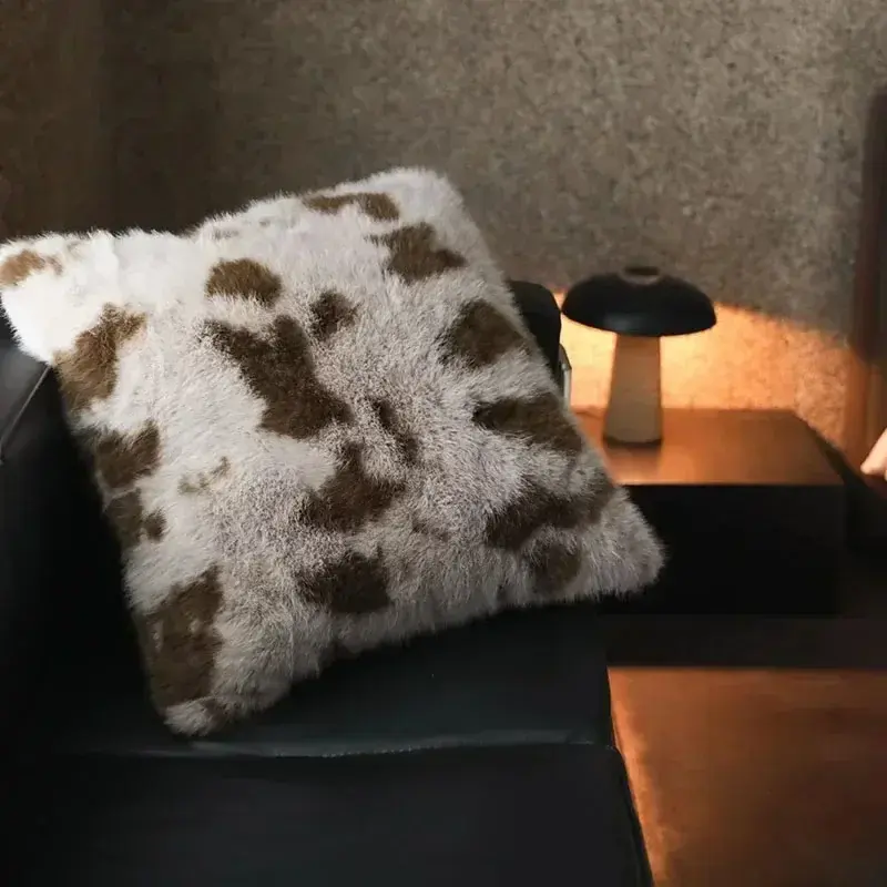High-end Fluffy Faux Fox Fur Throw Pillows Decor Home High Quality Plush Back Cushion for Sofa Bed Chair Super Soft Cushion Cozy