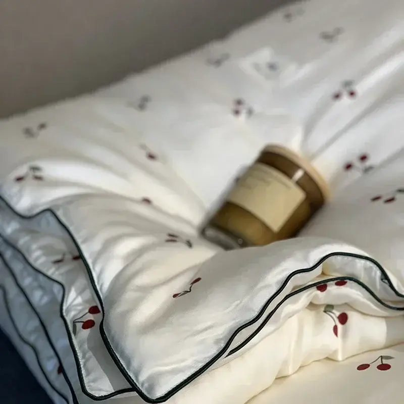 High End Cherry Lyocell Fiber Summer Cooling Blanket Silky Skin Friendly Breathable Quilts Summer Comforter for Child Adults