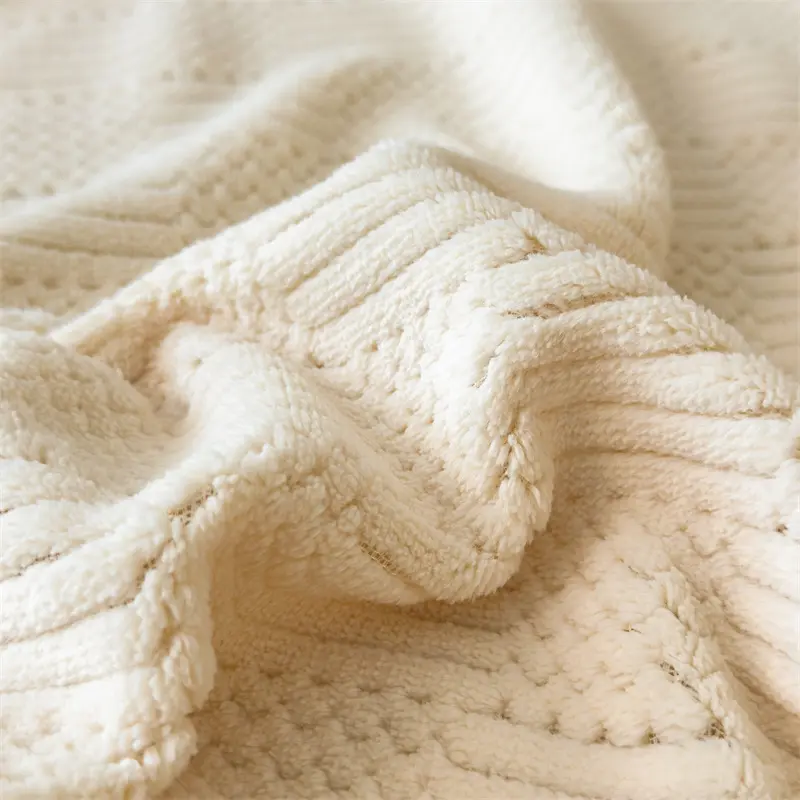 IEncrypted Carved Velvet Autumn Winter Warm Blanket for Bed Soft Warmth Sofa Blankets for Thorw Comfortable Breathable Bed Sheet