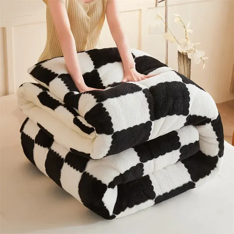 New Checkerboard Super Thick Warm Winter Blanket for Bed Artificial Lamb Cashmere Warmth Blankets Soft Fluffy Duvet Comforter