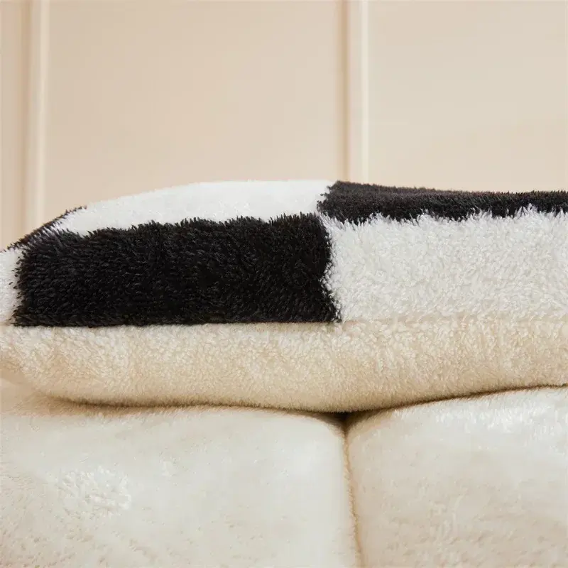 New Checkerboard Super Thick Warm Winter Blanket for Bed Artificial Lamb Cashmere Warmth Blankets Soft Fluffy Duvet Comforter