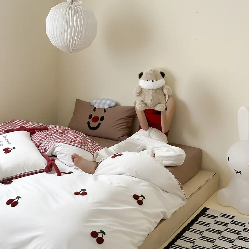 High-end Embroidered 100% Cotton Bedding Set King Size Soft Skin-friendly Duvet Cover Set Comfortable Quilt Cover and Pillowcase