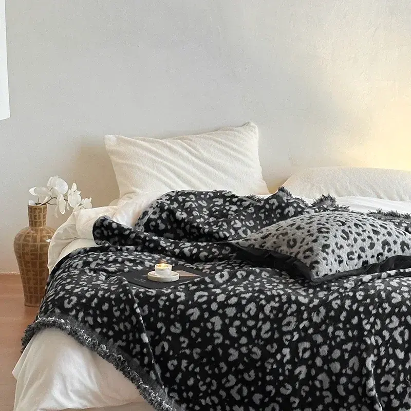 New High-end Imitation Mink Fur Autumn Winter Warm Blanket for Bed Luxury Leopard Print Jacquard Blankets for Sofa Deck Chair