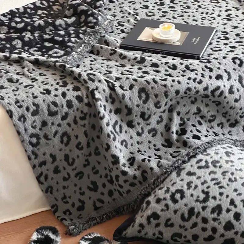 New High-end Imitation Mink Fur Autumn Winter Warm Blanket for Bed Luxury Leopard Print Jacquard Blankets for Sofa Deck Chair