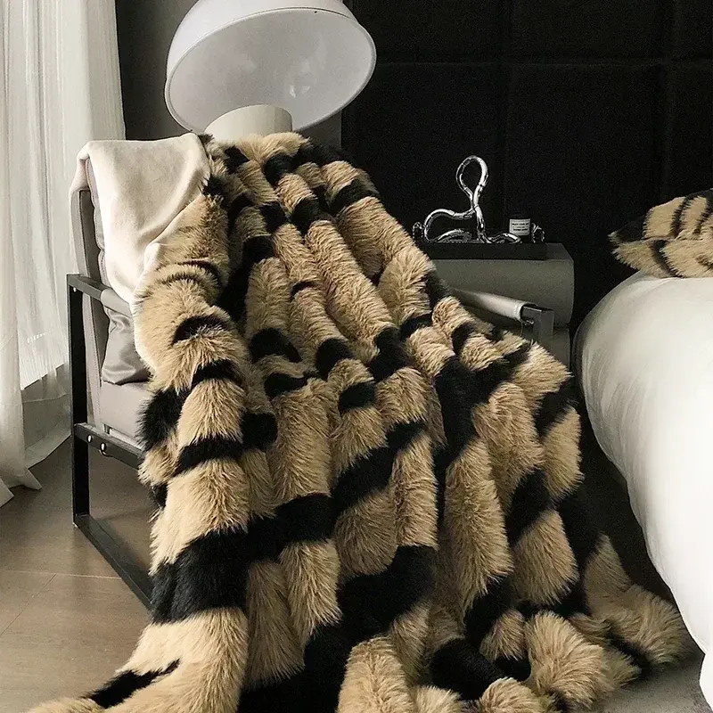 Faux Fox Fu Fur Warm Autumn Winter Blanket High End Plush Super Comfortable Blankets for Bed Sofa High-quality Weighted Blanket