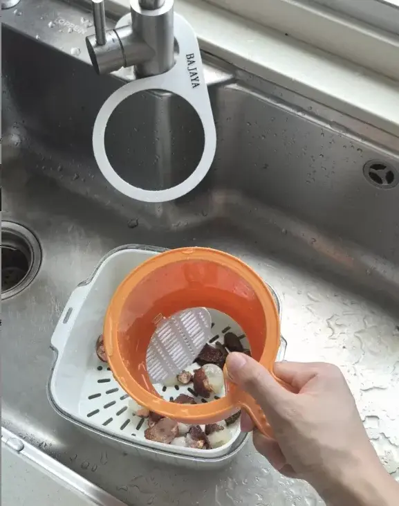 Hanging Sink Colander Quick Install/Remove Easy Clean Kitchen Drain Basket The Filter Screen Drains Water Without Dirtying Hands