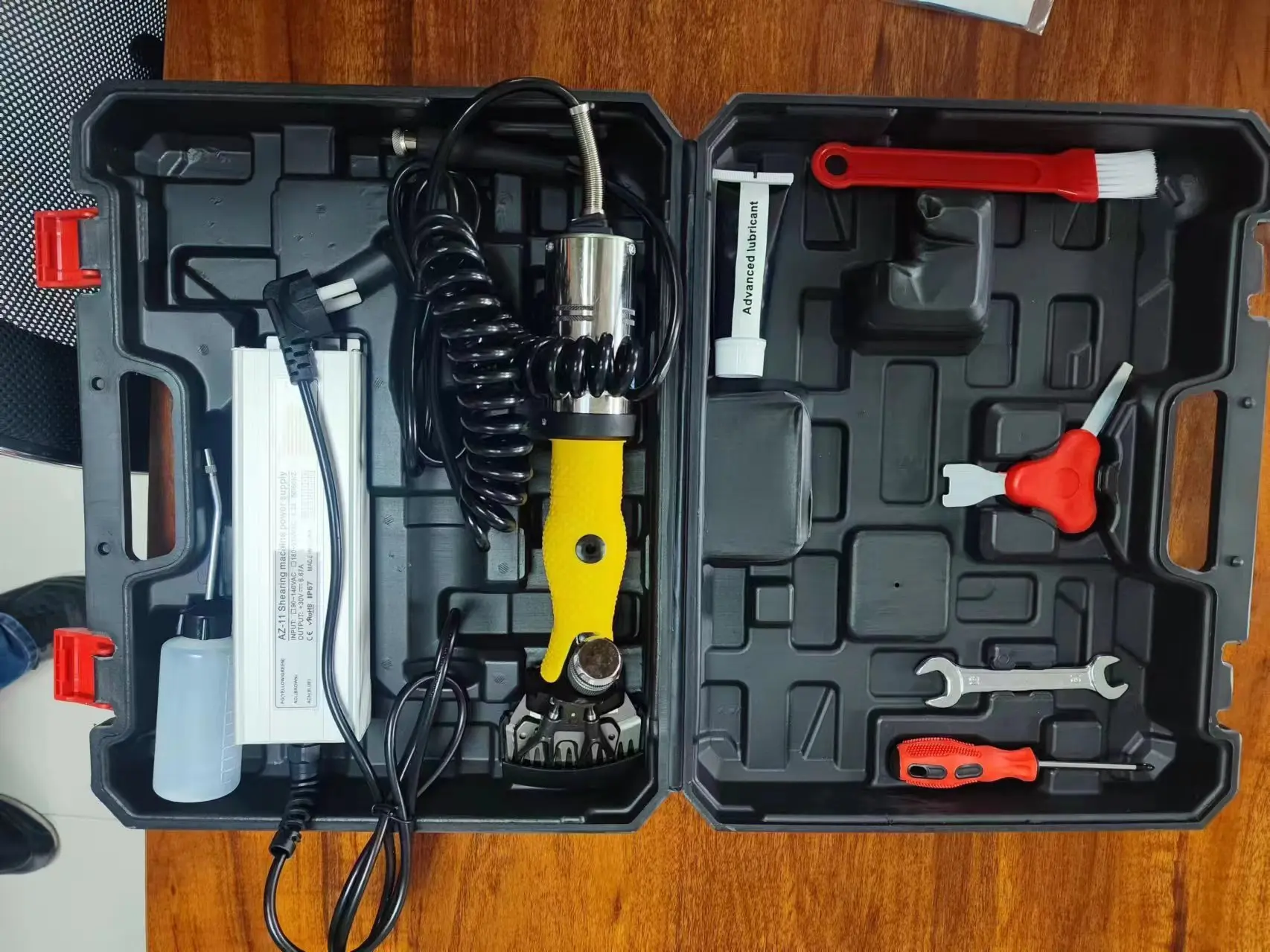 High Quality Portable Yellow Sheep Wool Clipper Sheep Wool Shearing Machines Cutter Wool Scissor for Sheep Farm