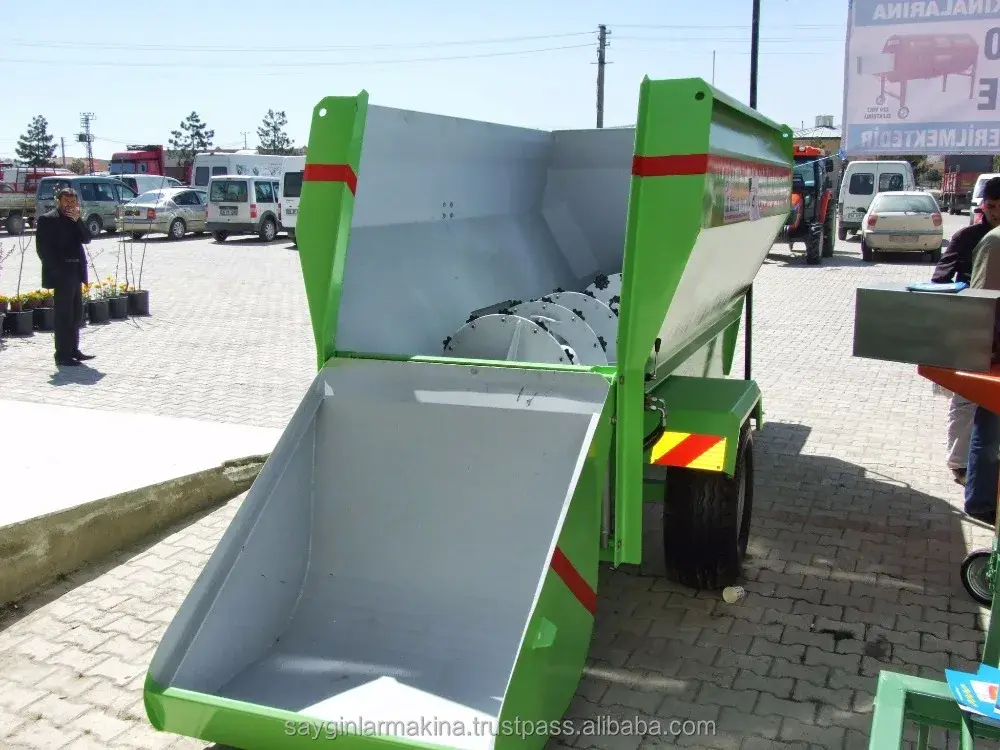 Horizontal Auger cattle Feed Mixing Equipment Optional Digital Loadcell 6m3 Tmr Wagon Feed Mixer