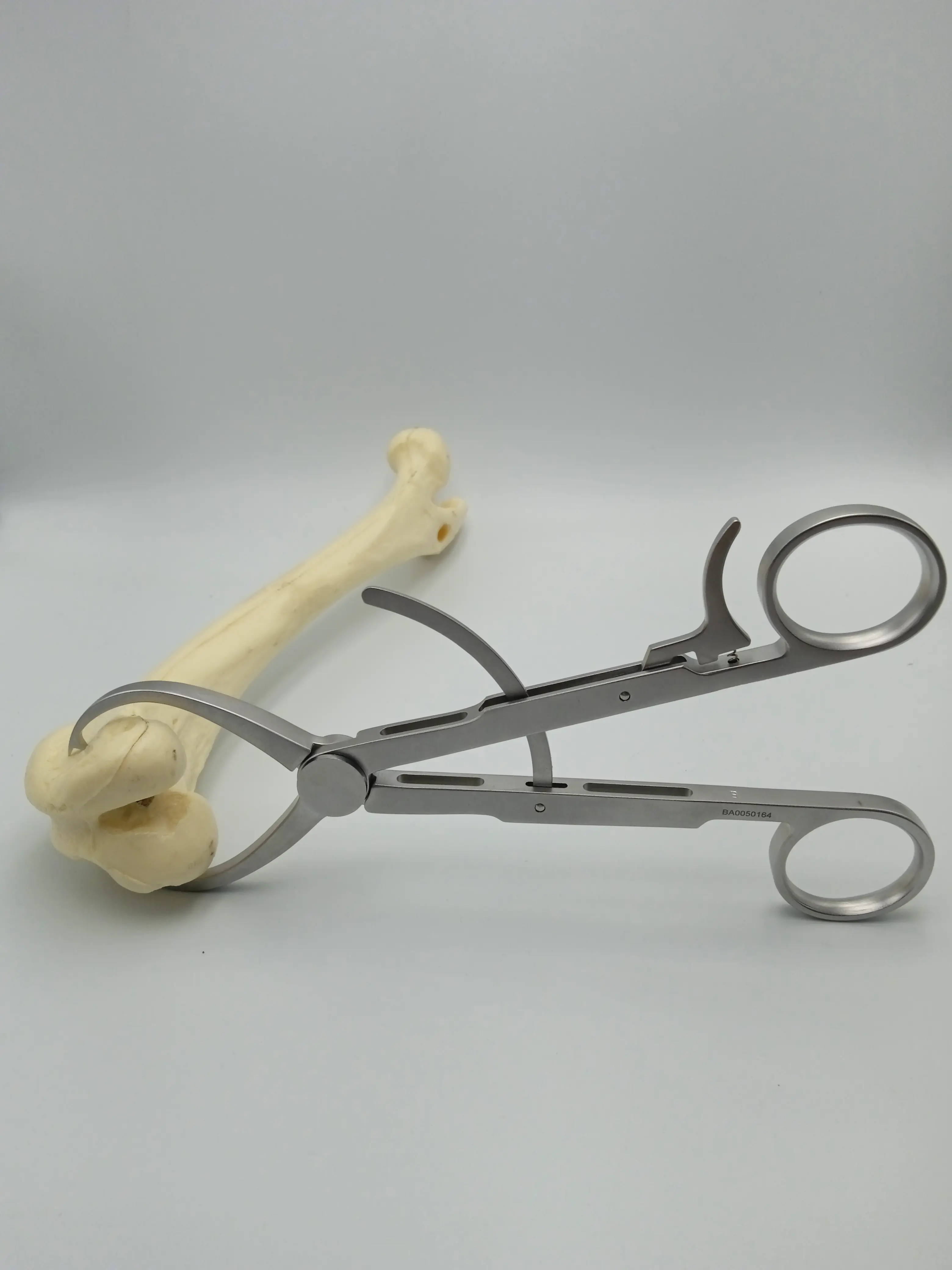 Veterinary Orthopedic Surgical Instruments Products High Quality Hospital Equipment Animal Reduction Forceps Limit