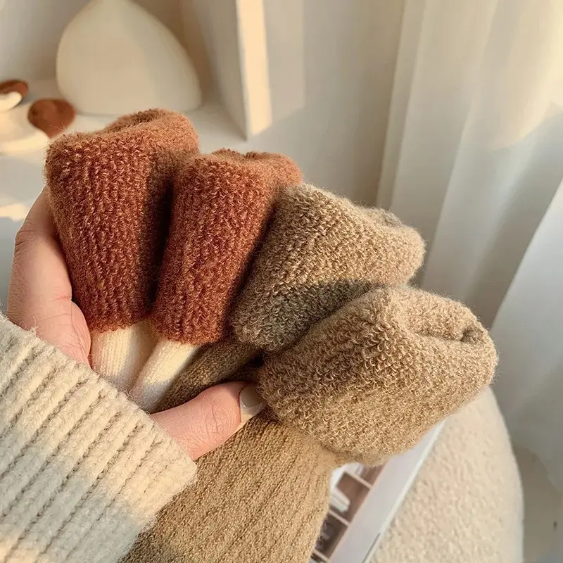 4 Pairs of Cashmere Socks for Women Autumn and Winter Plus Velvet Thickened Mid-tube Socks Warm Long Socks
