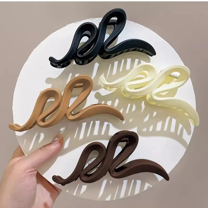 13cm Large Hair Claws Solid Color Elegant Lady Frosted Wave Shark Clips Fashion Girl Hair Accessories