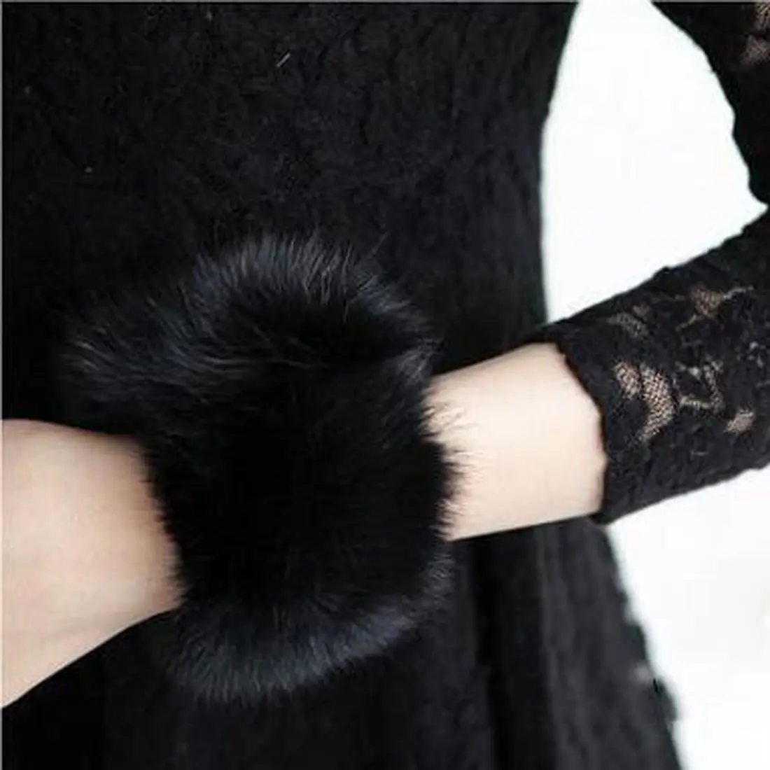 1 Pair Women's Clothing Accessories Oversleeve Wrist Faux Fur Wrist Cuffs Warm Furry Wristbands Furry Wrist Cuff Arm Warmer