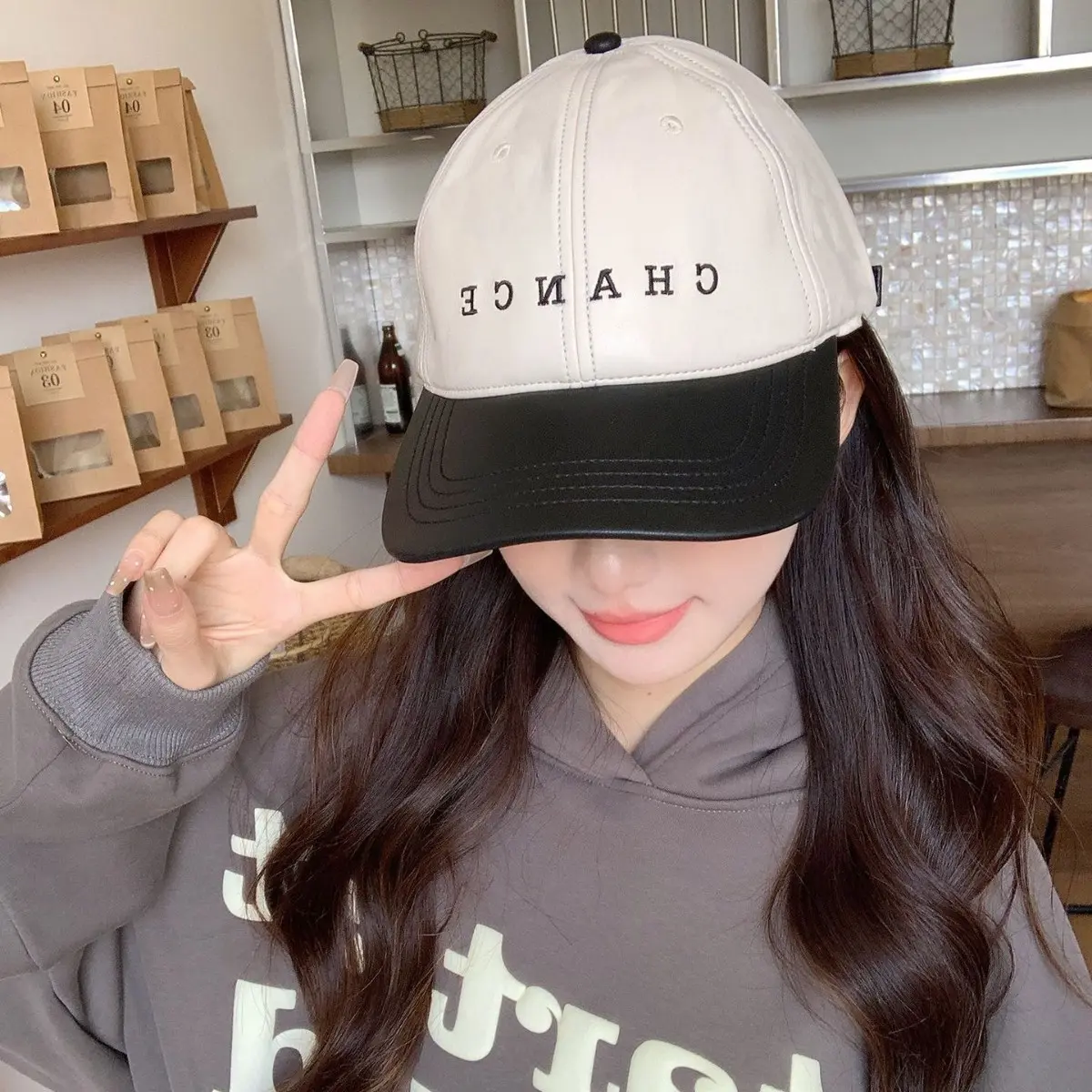 South Korea's New PU Leather Letter Baseball Cap for 2025, Children's Fashionable and Versatile Retro Sun Shading Duckbill Cap