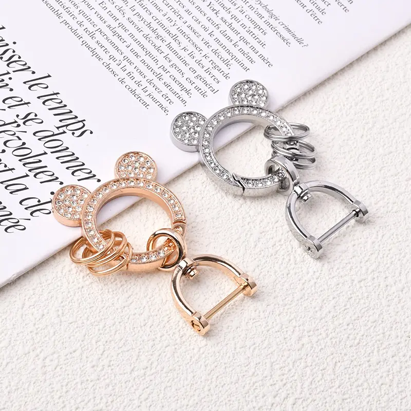 Fashion Rhinestones Horseshoe Buckle Key Chain Pendant Cartoon Anime Spring Key Ring Clasp For Car Keys Accessories