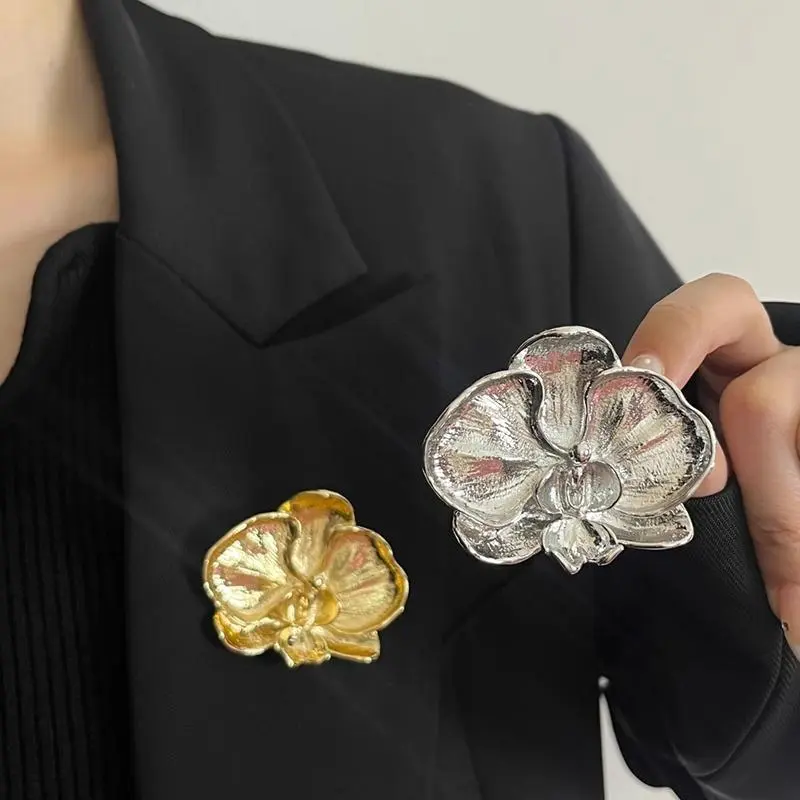 Classic Phalaenopsis Brooch Accessory for Women and Girls Stylish Metal Flower Event Outfit Pin Jewelry Gifts