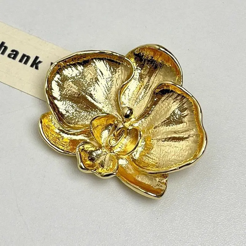 Classic Phalaenopsis Brooch Accessory for Women and Girls Stylish Metal Flower Event Outfit Pin Jewelry Gifts