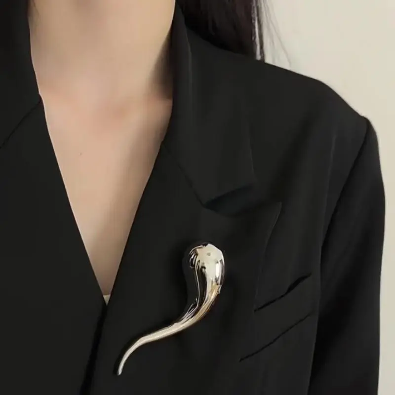 Fashion Metal Glossy Geometric Waterdrop Egg Shaped Brooch For Women Exquisite Suit Corsage Pins Accessory Party Jewelry Gifts