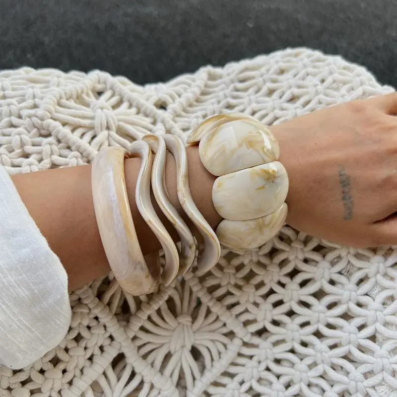 Elegant Resin Acrylic Geometric Cuff Bangles Women New Fashion Boho Wide Arm Bracelets Aesthetic Y2K Jewelry