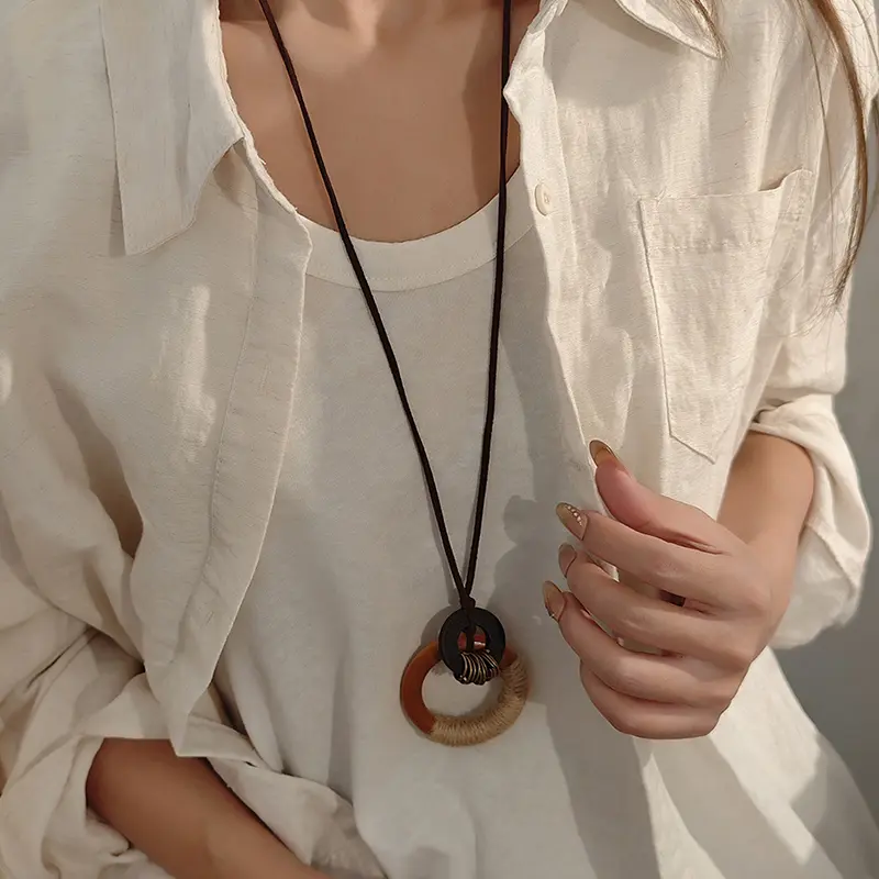 Fashion Resin Round Hollow Pendant Necklaces For Women Trendy Black Leather Rope Long Sweater Chain Necklaces Party Jewelry