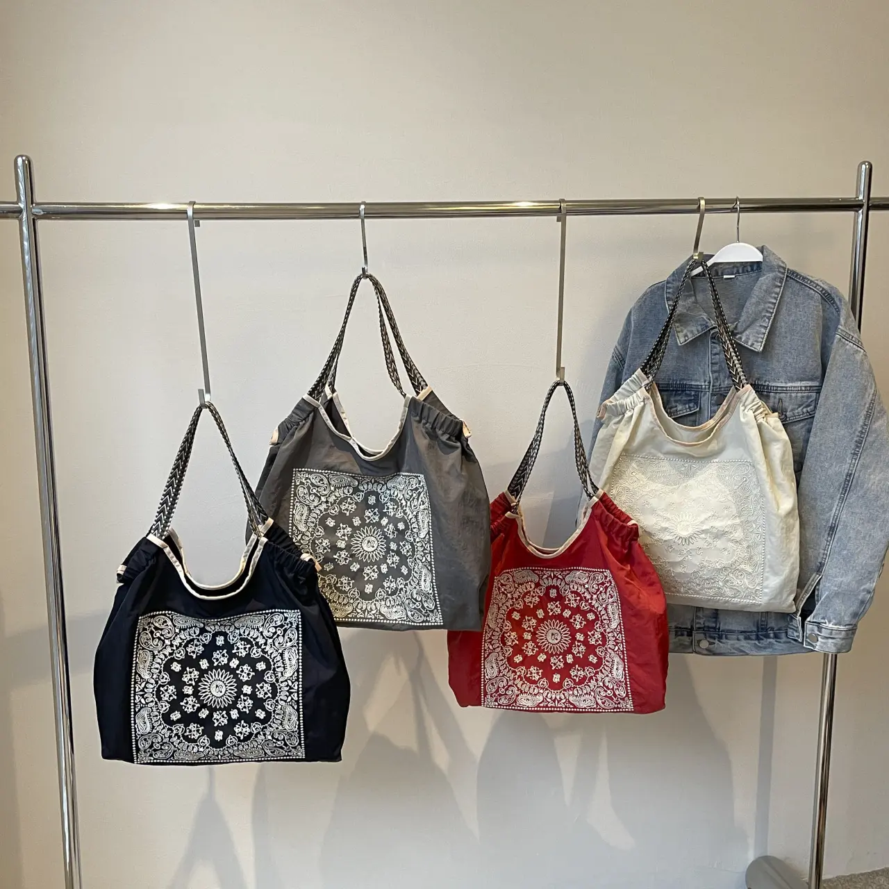 Embroidery Canvas Women's Lightweight Shoulder Bag Tote Bag For Autumn/Winter Daily Shopper Purse and Handbags