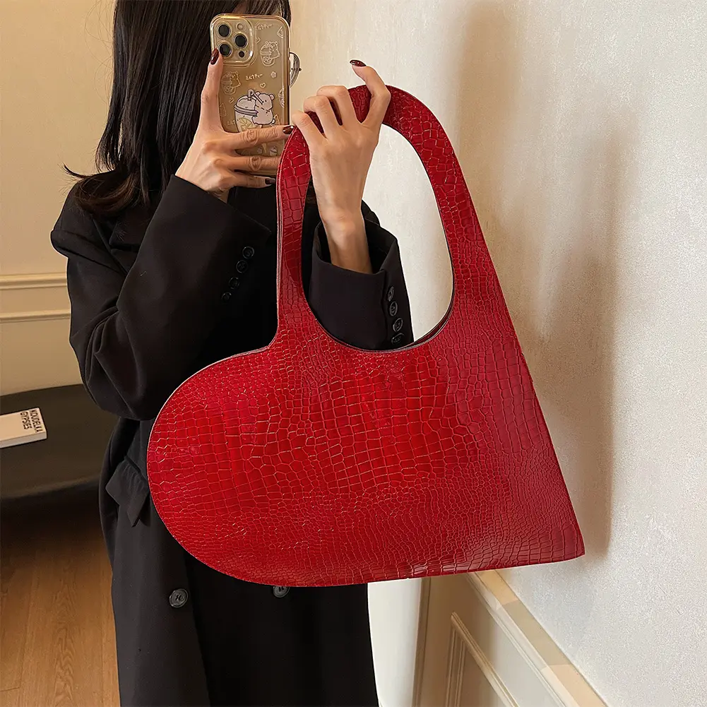 Luxury Design Heart Women's Armpit Shoulder Bag Fashion Clutch Purses Handbags Love Shape PU Slouchy Tote Bag Solid Top Hand Bag