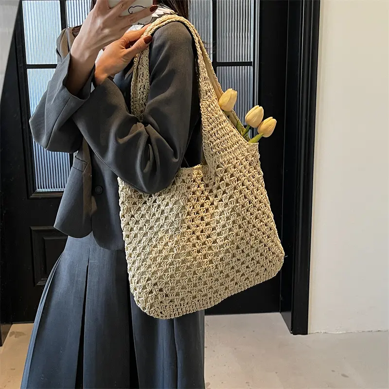 Women Straw Woven Bag Summer Beach Bag Casual Handbag with Tassels Simple Weaving Shoulder Bags Large Capacity Shopping Handbag