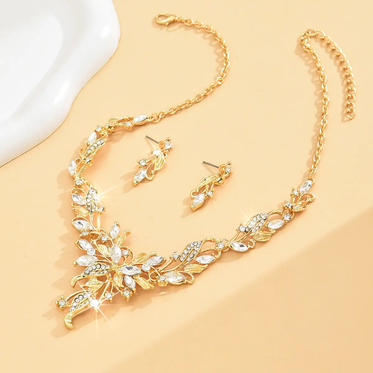 3 pieces of women's trendy tulip flower earrings, necklace, jewelry set, wedding banquet party, holiday gift
