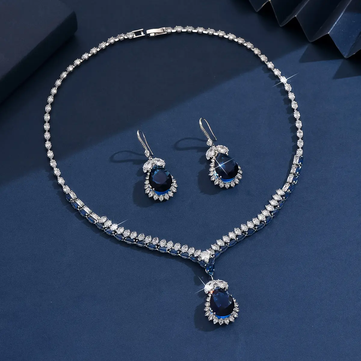 3PC Women's Fashion Zircon Series Leaf Water Drop Necklace Earrings Jewelry Set Suitable for Wedding, Party, and Festival Gifts
