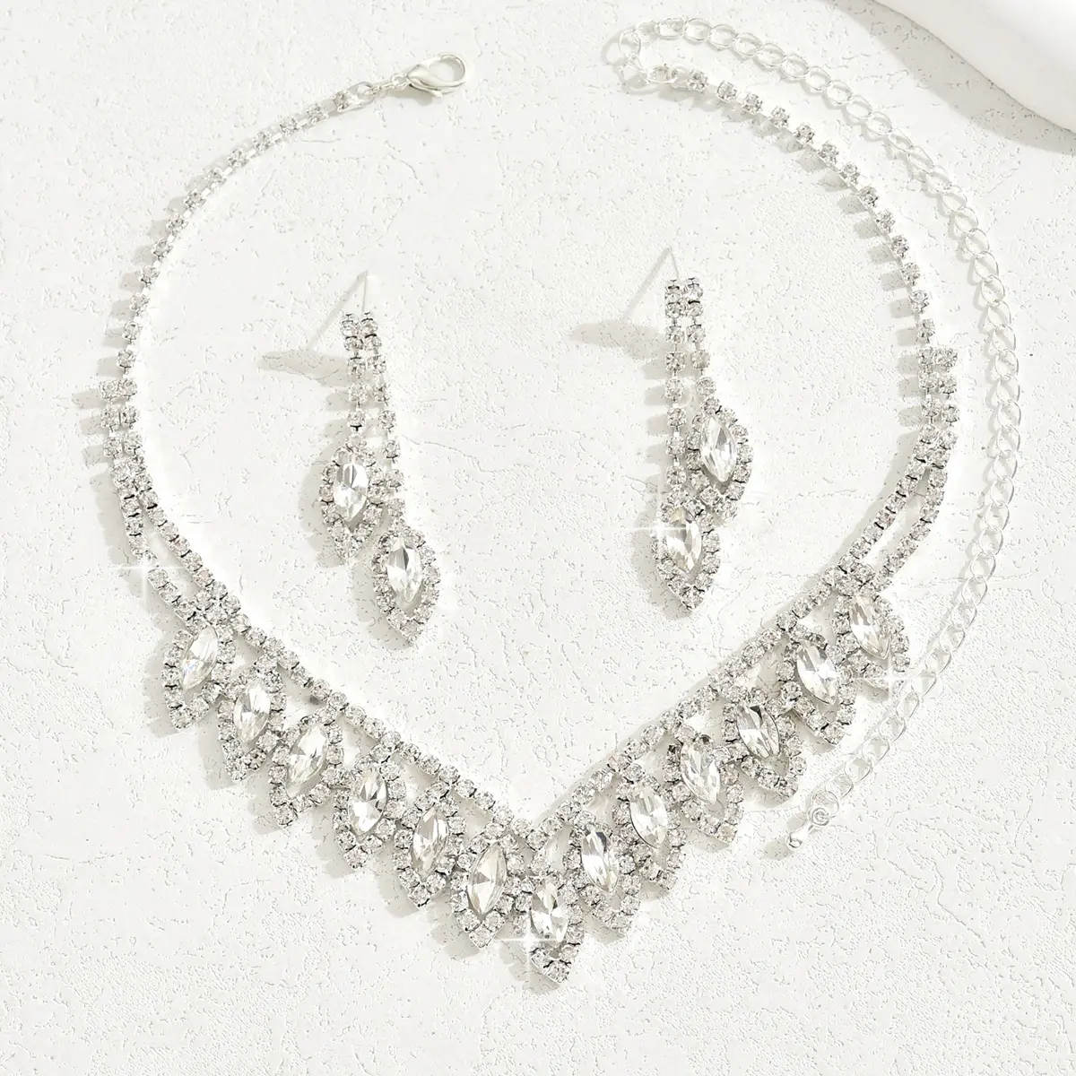 3PC Women's Fashion Design Water Drop Necklace Earrings Jewelry Set Suitable for Wedding, Party, Festival Gifts