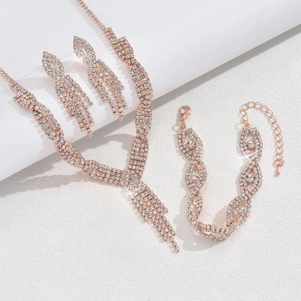 4PC Women's Fashion Design Tassel Water Drop Necklace Earrings Bracelet Jewelry Set Suitable for Wedding, Party, Festival Gifts