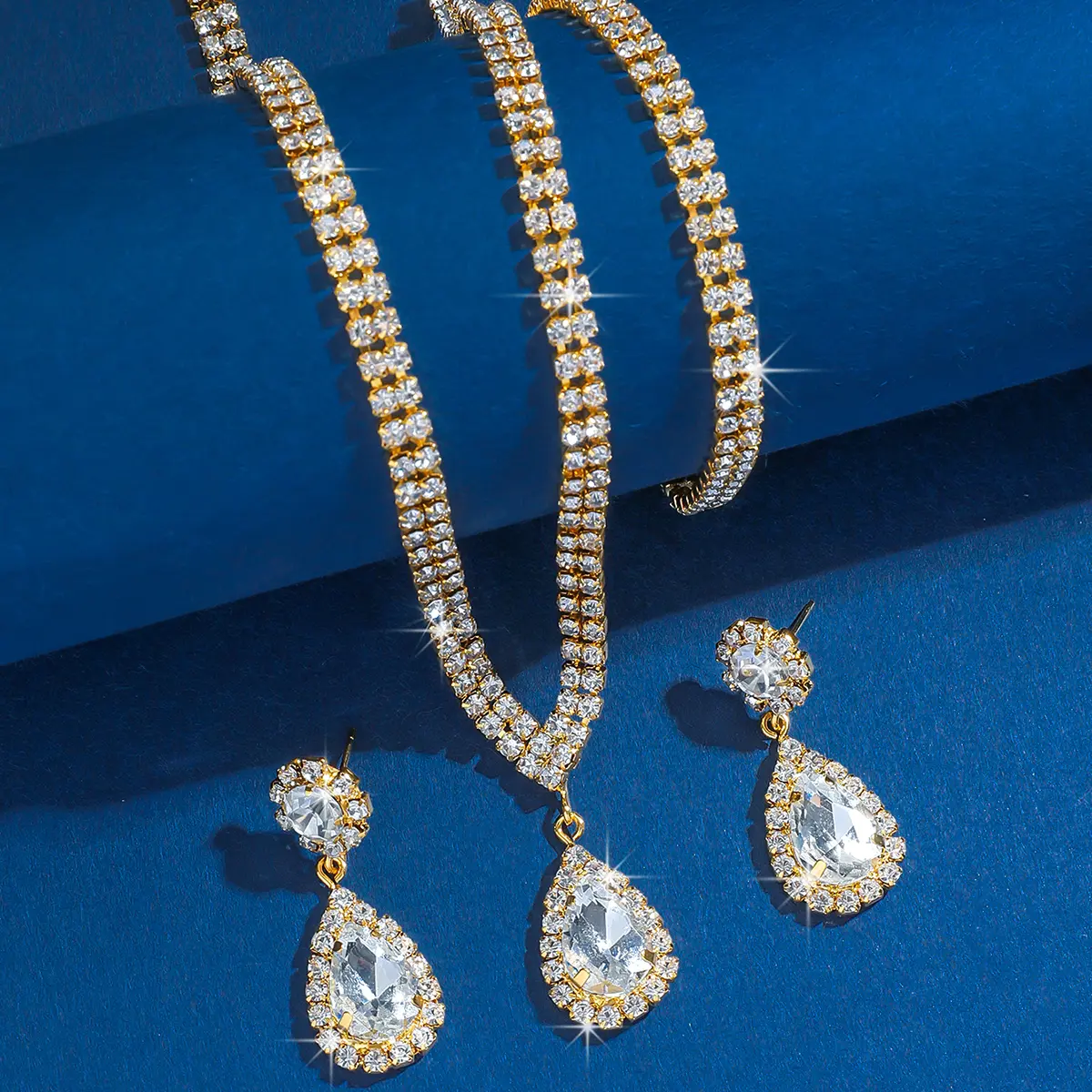 4PC Women's Fashion Water Drop Necklace, Earrings, Bracelets, Jewelry Set, Suitable for Wedding, Party, Festival Gifts