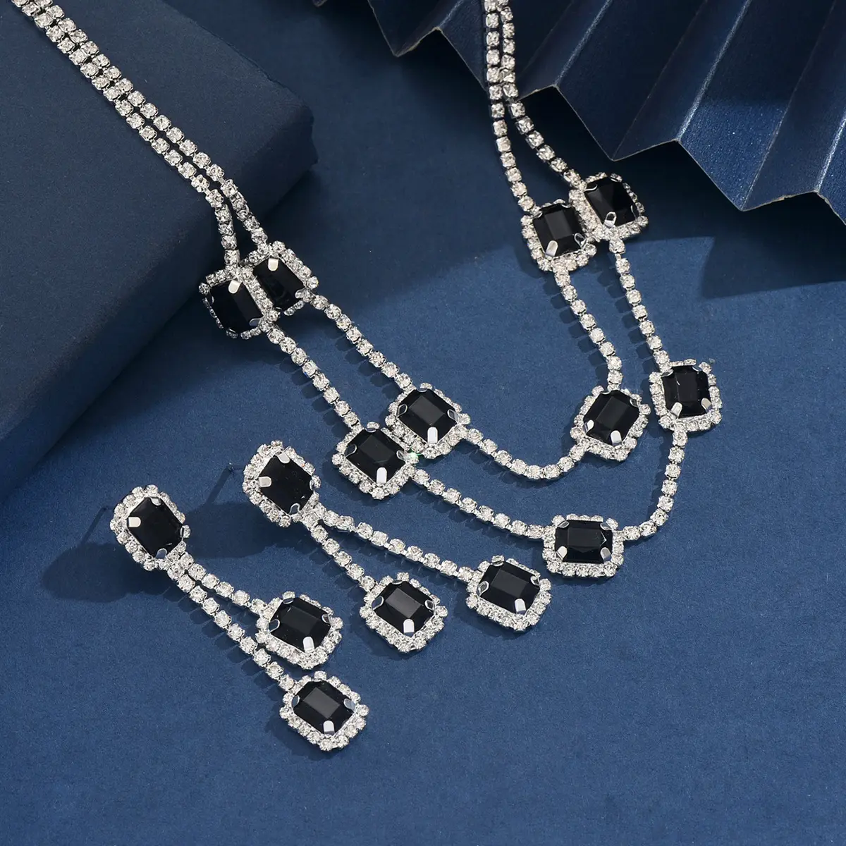 3PC Women's Fashion Design Necklace Earrings Jewelry Set Suitable for Wedding, Party, Festival Gifts