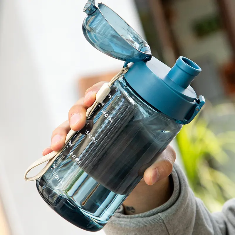 550ml Sports Water Bottle, Large-Capacity Transparent Scale Cup with Straight Drinking Bouncing Lid Outdoor Portable Kettle