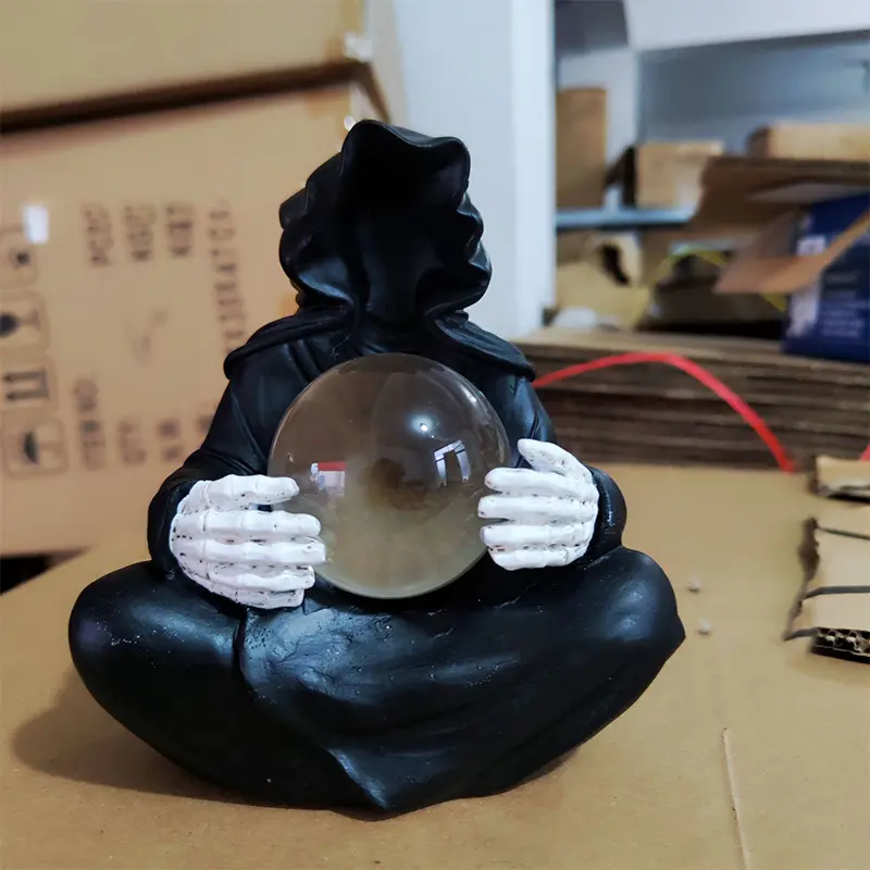 Halloween The Death God's Crystal Ball Resin Tabletop Gothic Style Statue Glowing Crystal Ball Mysterious Ghost Bookshelf Decor