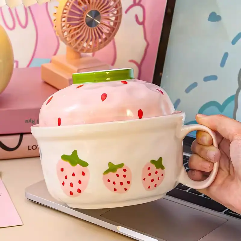 Kawaii Strawberry Ramen Bowl With Lid Ceramics Cute Fruit Soup Salad Instant Noodles Large Bowl Home Kitchen Tableware 700ml