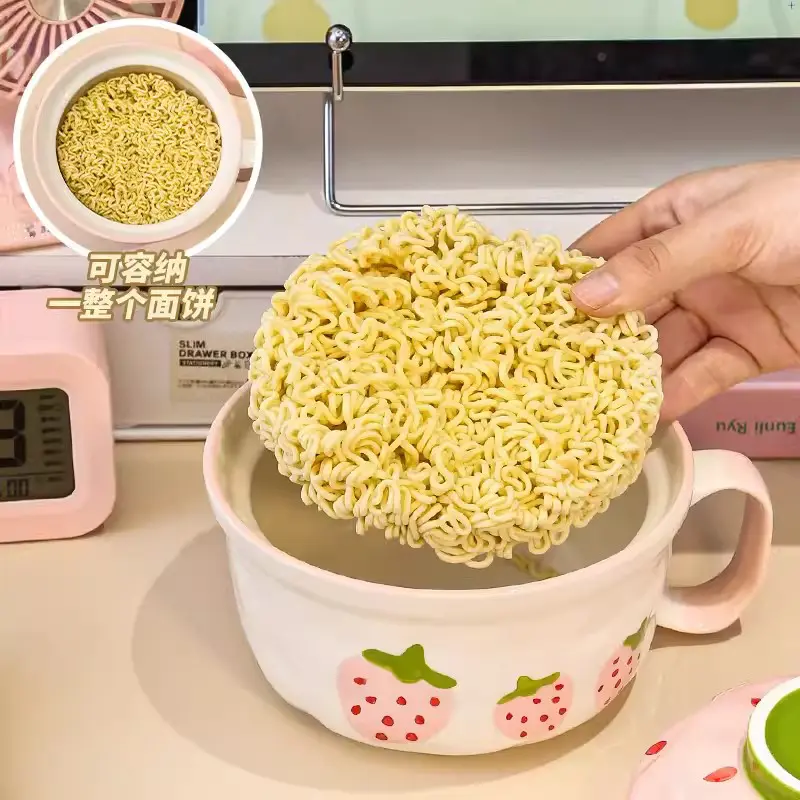 Kawaii Strawberry Ramen Bowl With Lid Ceramics Cute Fruit Soup Salad Instant Noodles Large Bowl Home Kitchen Tableware 700ml