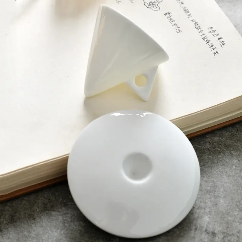 European Bone China Coffee Cup and Saucer Set with Spoon Concentrated Small Cup Personality Living Room Coffee Table Decoration