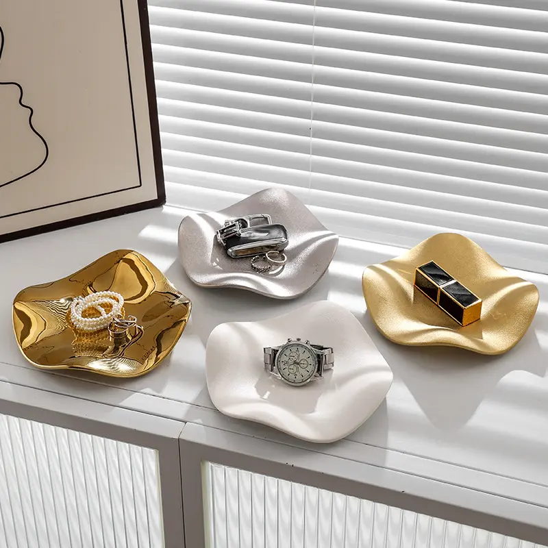 Wave Shaped Decorative Plate Ceramic Electroplating Irregular Jewelry Necklace Plate Light Luxury Corner Shaped Storage Tray