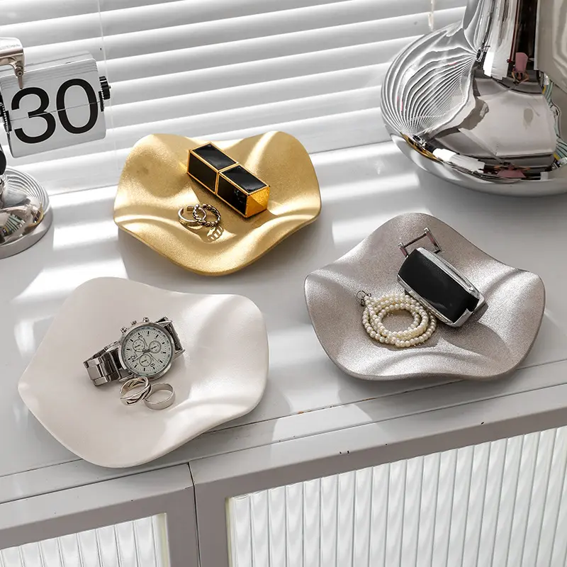 Wave Shaped Decorative Plate Ceramic Electroplating Irregular Jewelry Necklace Plate Light Luxury Corner Shaped Storage Tray