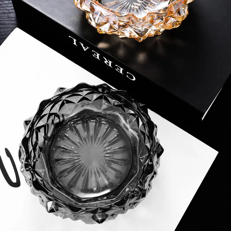 Grey/amber Diamond Crystal Glass Ashtray Transparent Grey Cigarette Case Convenient Cigarette Case Creative Round Ashtray
