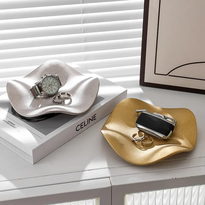 Wave Shaped Decorative Plate Ceramic Electroplating Irregular Jewelry Necklace Plate Light Luxury Corner Shaped Storage Tray