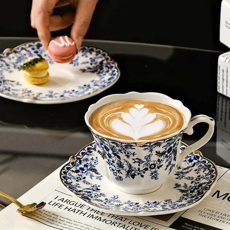 Ceramic Coffee Cup English style blue and white porcelain coffee cup with dish set Ceramic retro European afternoon tea mug