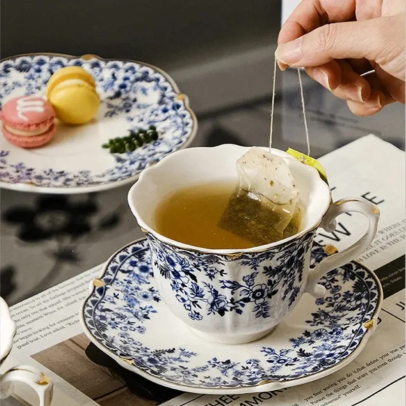 Ceramic Coffee Cup English style blue and white porcelain coffee cup with dish set Ceramic retro European afternoon tea mug