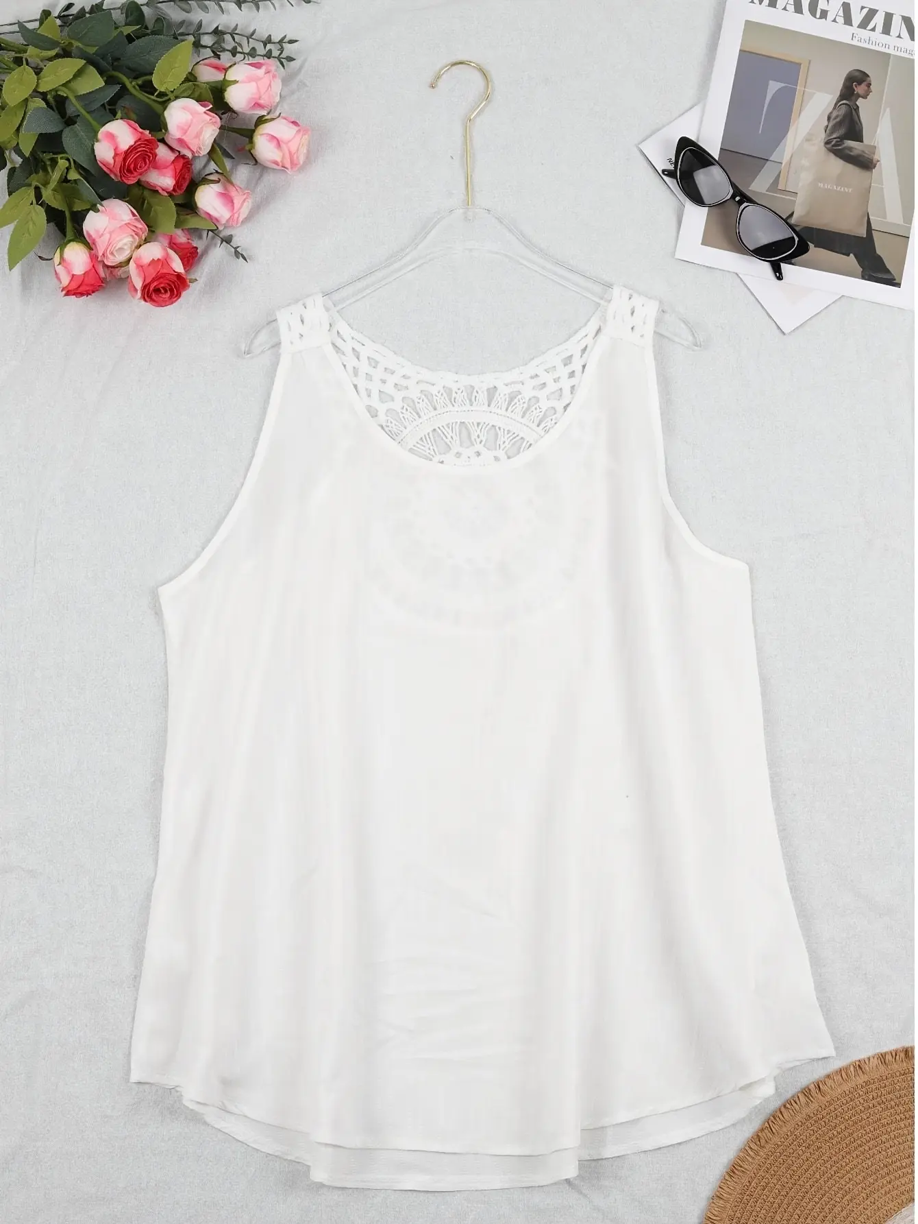 Plus Size 1XL-5XL Women's Elegant Floral Lace Back Sleeveless Tank Top Women Fashion Solid Color Camisole Vest