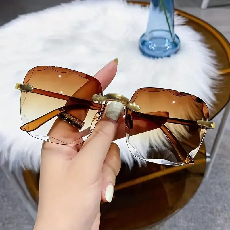 Square Rimless Sunglasses Women Luxury Brand Designer Summer Red Glasses Fashion Sun glasses For Men UV400 Shades Oculos