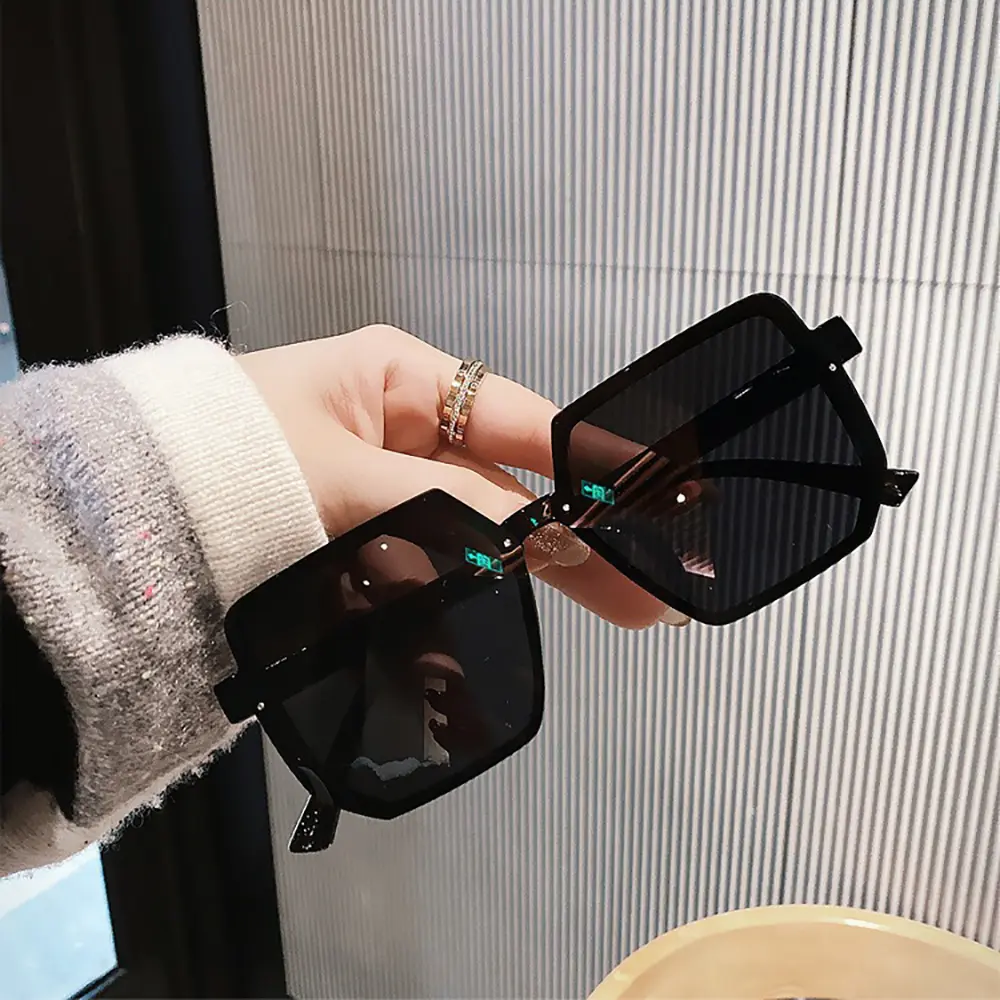 2025 New Anti-ultraviolet Women's Sunglasses Shade Driving Sunglasses Korean Version of The Trend Retro Sun Glasses Women