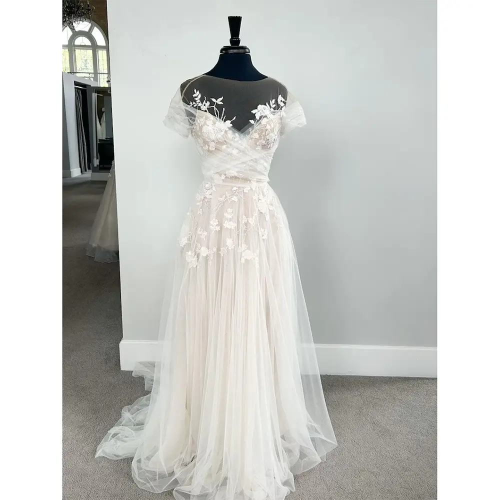 Classic Wedding Dress Customized Floral Applique Off The Shoulder A-Line Bridal Gown Court Train Backless Robe De Mariée