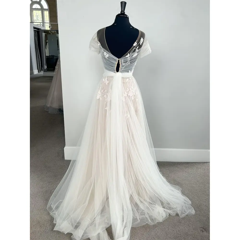 Classic Wedding Dress Customized Floral Applique Off The Shoulder A-Line Bridal Gown Court Train Backless Robe De Mariée