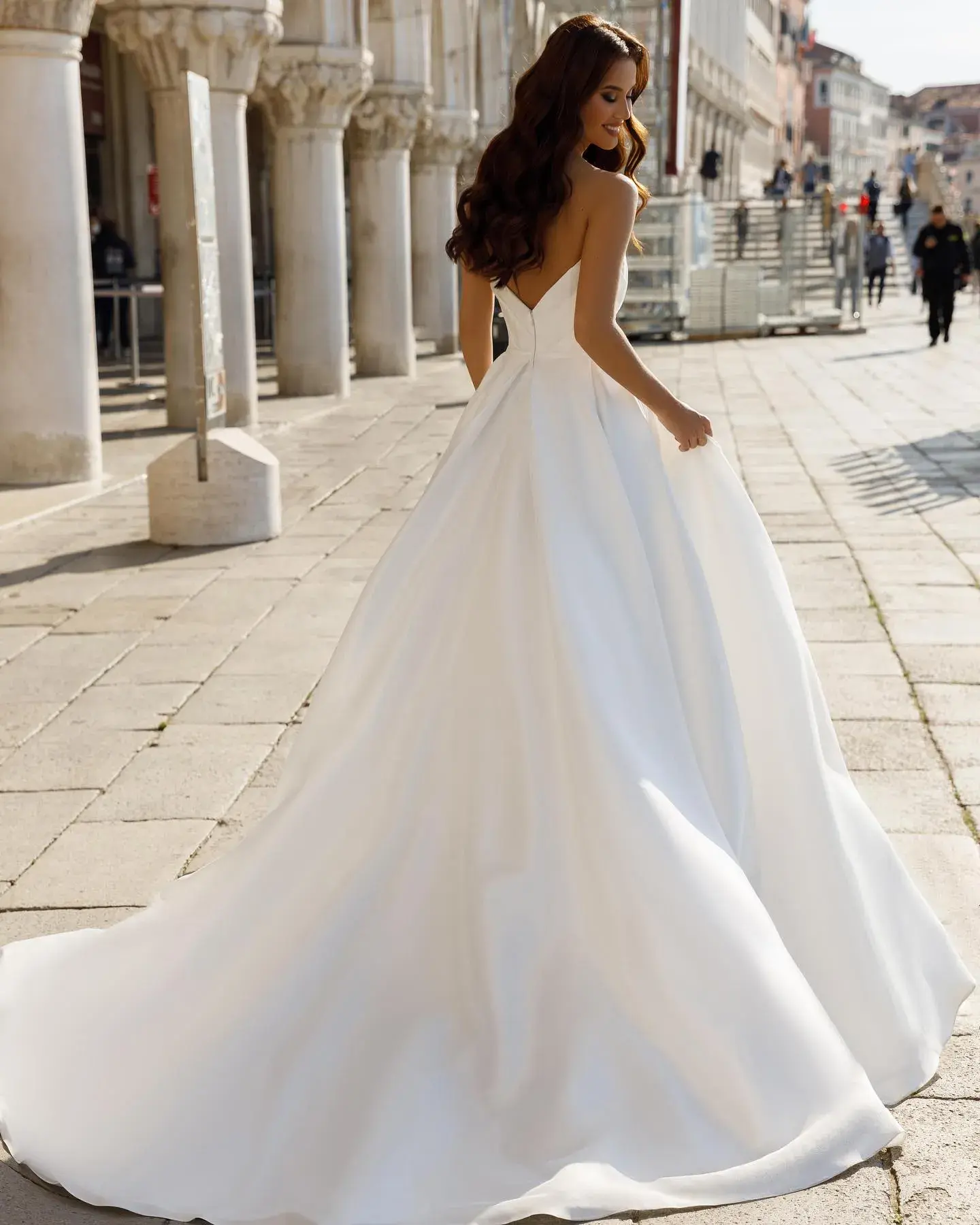 Customized Sexy A Line Wedding Dresses Bridal Gowns V Neck Wedding Dress Plus Size Sweep Train Thigh Split Backless Vestidos De