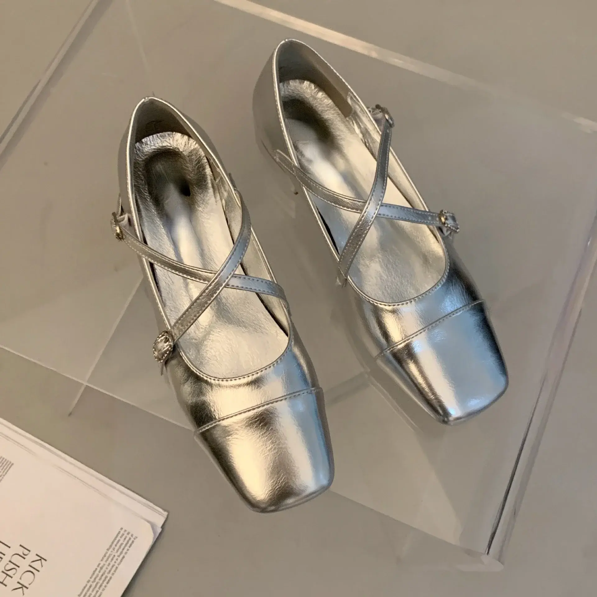 Medium Heeled Mary Jane Single Shoes New Women Shoes Retro Thick Heeled Ballet Shoes Cross Buckle Shallow Soft Sole Shoe 2025
